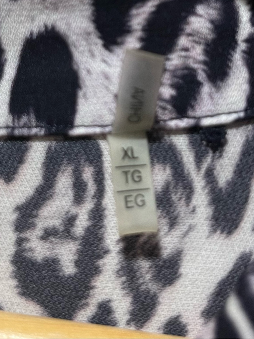 Ellie TAHARI Button Up Blouse XL - Picture 6 of 6